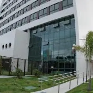 https://edf-parque-shopping-por-yolo.portodegalinhashotels.com