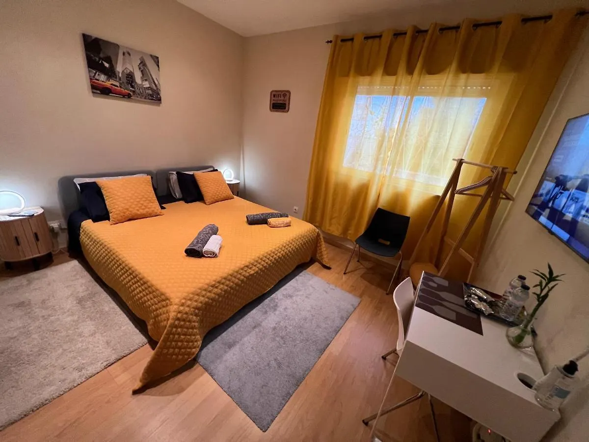 Paradise Camarate  Homestay Camarate (Lisbon)