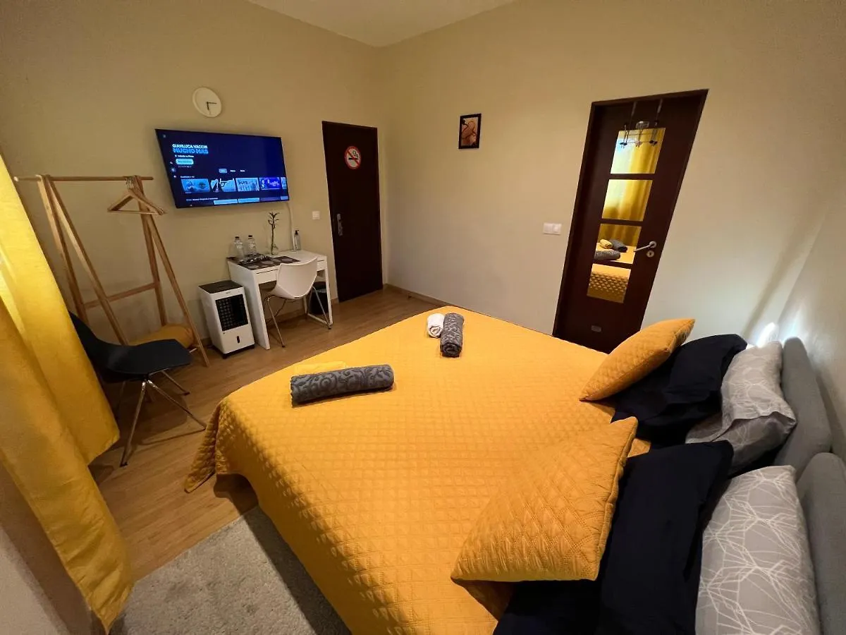 Paradise Camarate  Homestay Camarate (Lisbon)